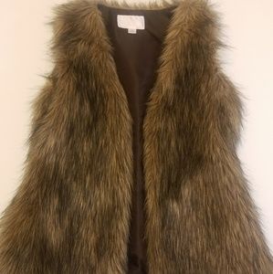 Xhilaration faux fur vest (s)